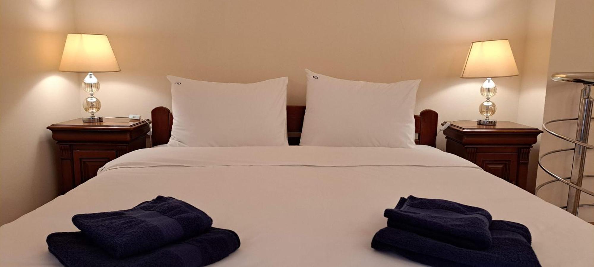 Golden Delight Central Apartment Skopje Ngoại thất bức ảnh